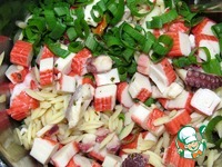 Салат из  морепродуктов с овощами и лапшой орзо ингредиенты