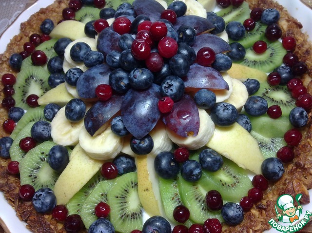 Утренний тарт с овсяными хлопьями, фруктами и ягодами