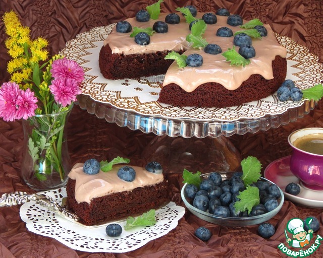 Шоколадный торт со сливочно-шоколадным сыром и голубикой