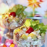 Салат с мясом цыпленка и финиками