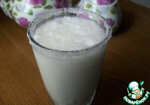 Молочный-кокосовый коктейль