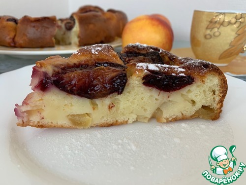 Пирог с яблоками и сливами