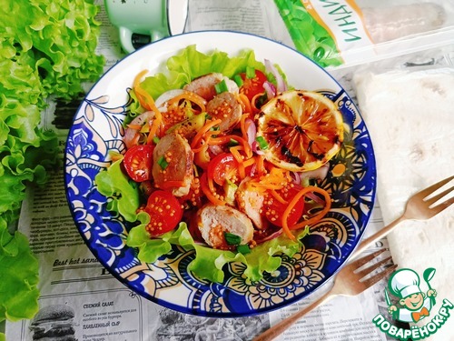 Салат с купатами и острой морковью