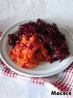 фото Пикантный свекольно-морковный салат