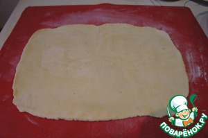 Кулебяка с капустой, беконом и яйцами – кулинарный рецепт