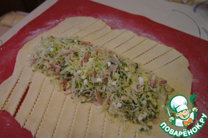 Кулебяка с капустой, беконом и яйцами – кулинарный рецепт