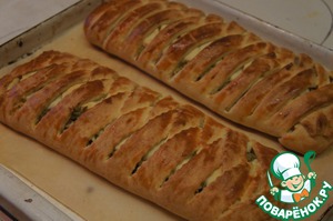 Кулебяка с капустой, беконом и яйцами – кулинарный рецепт