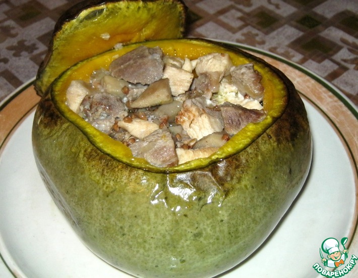 Рецепт: Мясо с грибами в тыквенном горшочке