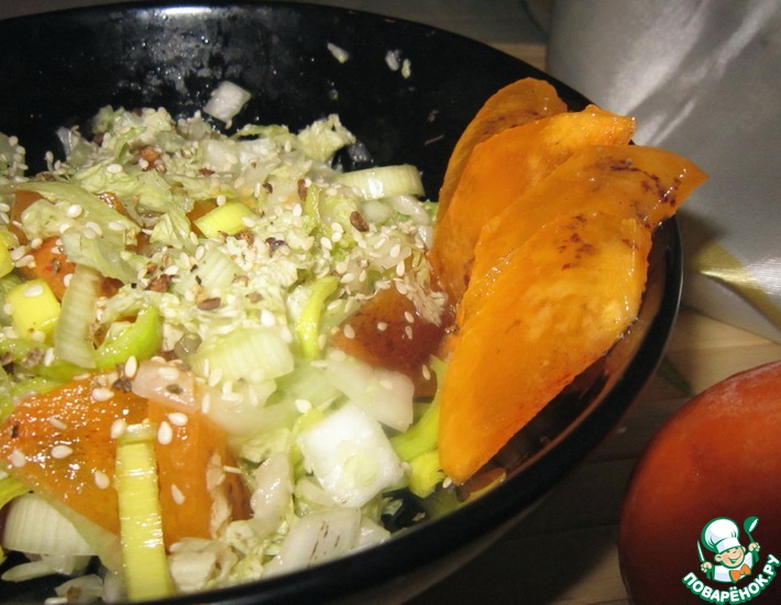 Рецепт: Салат с хурмой и пекинской капустой