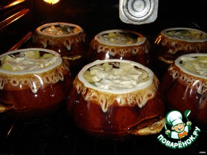 Говядина с черносливом в горшочках — рецепт с фото пошагово. Как приготовить говядину с черносливом в горшочках в духовке?