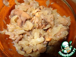 Кальмары, фаршированные грибами и сыром под сливочным соусом