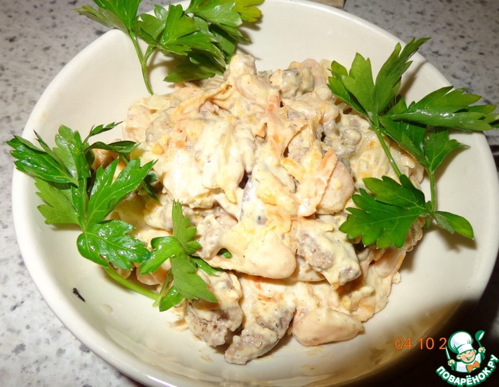 Рецепт: Салат из печени с фасолью