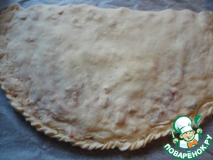 Рецепт Пицца «Кальцоне» с сыром и ветчиной