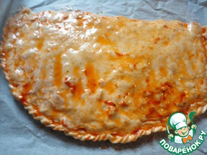 Рецепт Пицца «Кальцоне» с сыром и ветчиной