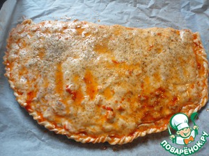 Рецепт Пицца «Кальцоне» с сыром и ветчиной