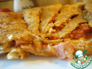 Рецепт Пицца «Кальцоне» с сыром и ветчиной