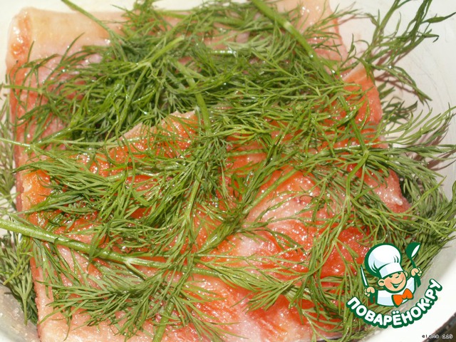 Рыба укропом. Макрель рыба копченая. Форель слабосоленая с укропом. Филе лосося. Филадельфия гравлакс.