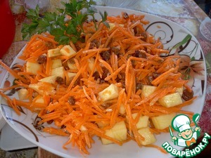 Рецепт Салат из моркови,яблока и изюма.