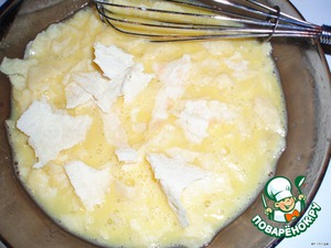 Лаваш с омлетом и сыром на сковороде