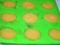 Strong tea on the beach �����������