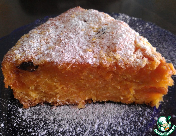 Рецепт: Пряный морковный пирог с изюмом и курагой
