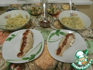 Рецепт Капеллини с зелёным соусом и куриной грудкой в сливовом соусе