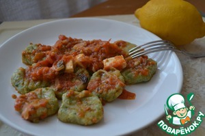 Рецепт Ньокки из шпината с томатным соусом и сыром