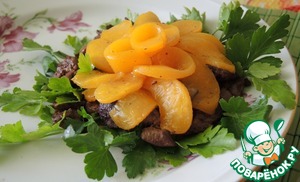 Рецепт Теплый салат из куриной печени и персиков