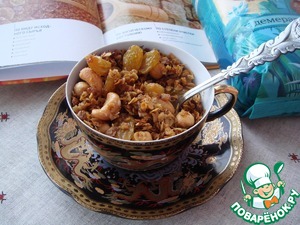 Рецепт Запеченные мюсли из геркулесовых хлопьев с кешью, фундуком и изюмом