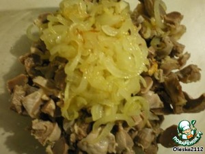 Салат с желудками куриными, корейской морковью, луком, омлетом, фасолью, огурцом, грибами. Рецепт очень вкусный с фото пошагово
