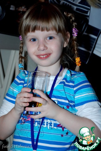 ����� ����