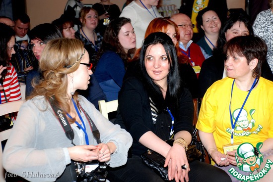 ����� ����