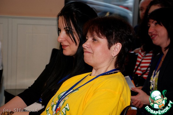 ����� ����