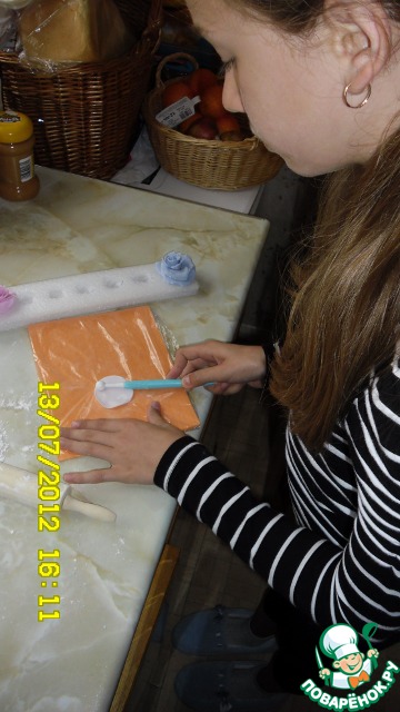 шоколад и мастика сахарная