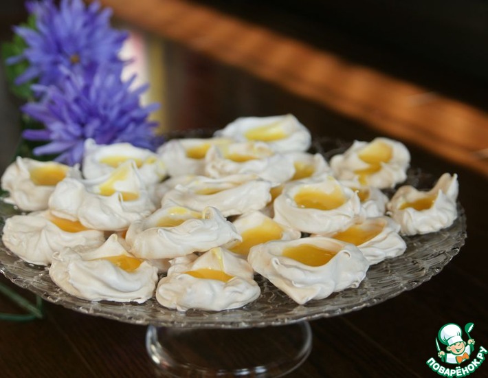 Рецепт: Итальянские меренги с лимонным курдом