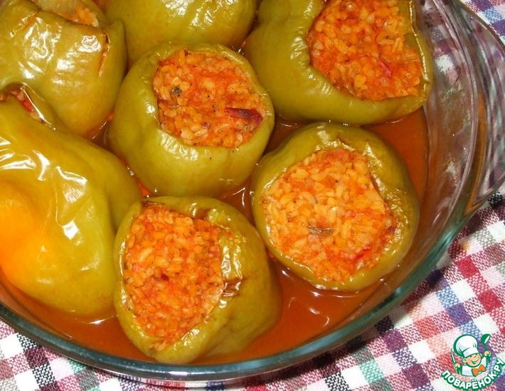 Перец, фаршированный овощами и рисом