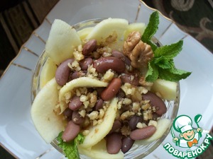 Рецепт Сладкий салат с фасолью и яблоком