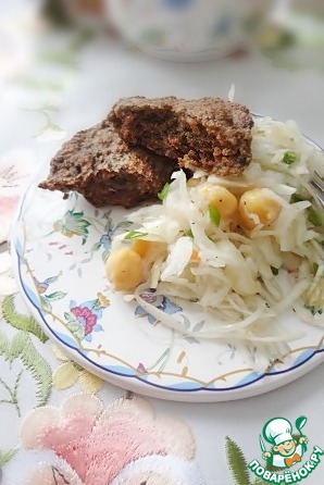 Рецепт Печеночно-фасолевые оладьи и нутово-капустный салат