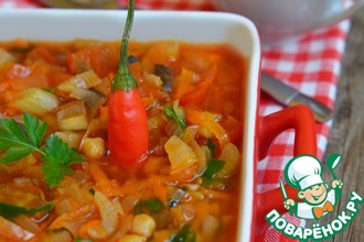 Рецепт: Острый томатный суп с грибами и бобовыми