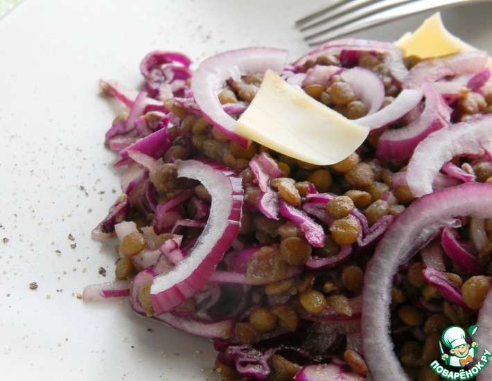 Рецепт: Салат из красной капусты и чечевицы