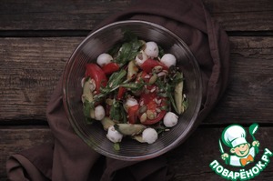 Рецепт Легкий овощной салат с моцареллой