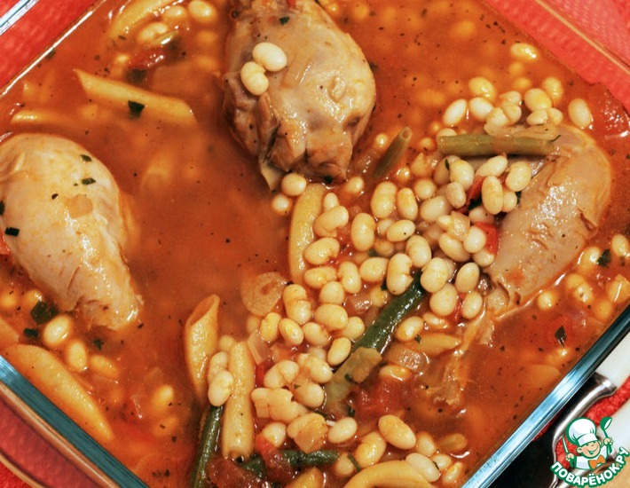 Рецепт: Курица с фасолью в томатном соусе