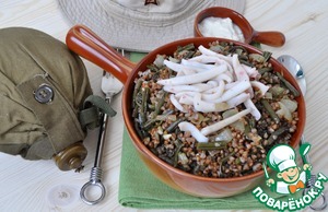 Рецепт Гречка по-камчатски с папоротником и кальмарами
