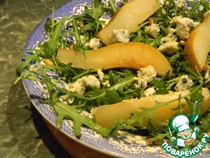 Рецепт Салат из рукколы с грушей и сыром Дорблю