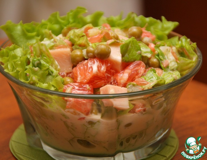 Рецепт: Кубинский салат с грейпфрутом и ветчиной