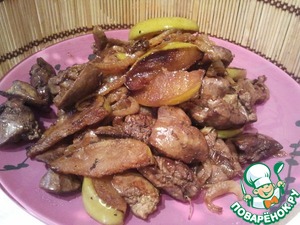 Куриная печень с яблоками под сметаной - Рецепт с пошаговыми фотографиями - Ням.ру