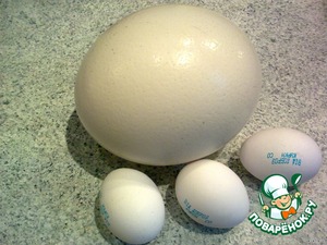 Страусиное яйцо: вес, ценность, как разбить и приготовить яйцо