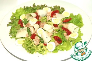 Рецепт Зеленый салат из печени трески с вялеными помидорами и пармезаном