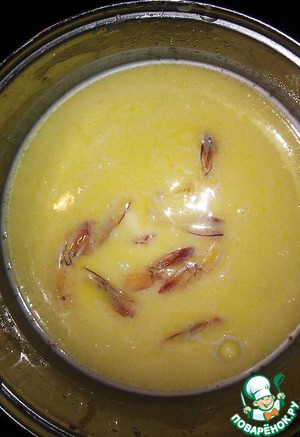 Как приготовить семгу с фисташками и креветками в сливочном соусе?