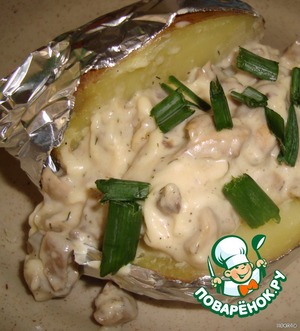 Рецепт Картофель, запеченый в фольге  с сырно-грибным соусом